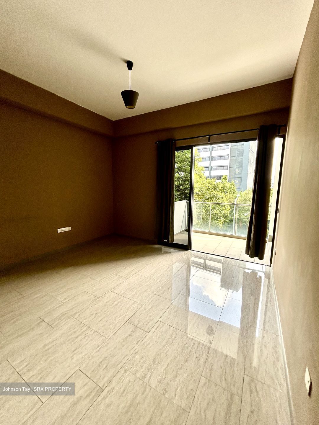 Stratum (D18), Condominium #586055401